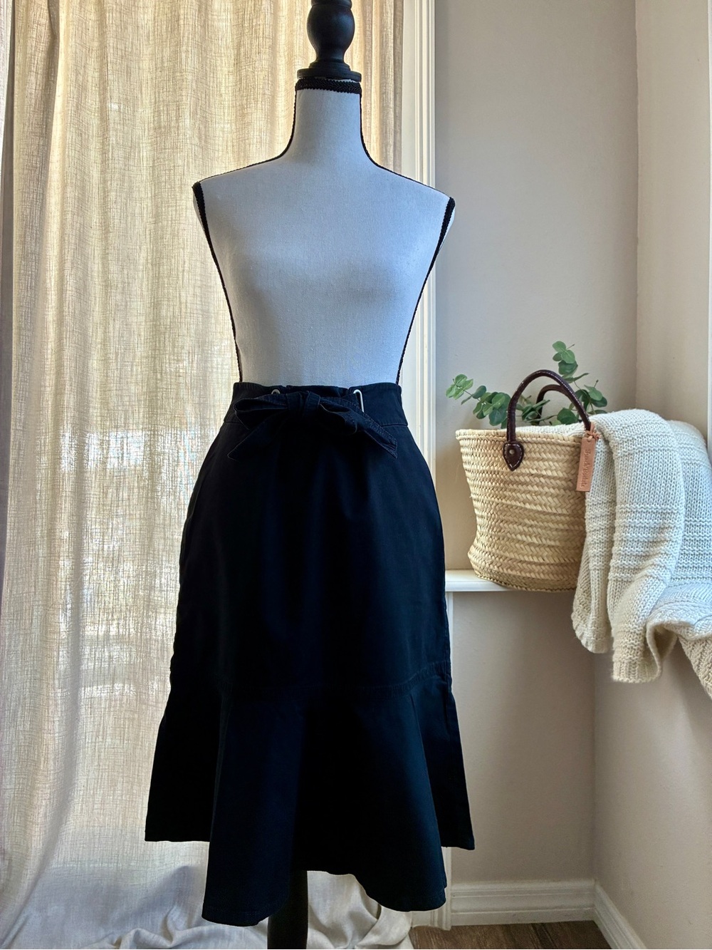 Ann Taylor Midi Skirt in Black Cotton Linen Blend size 2P